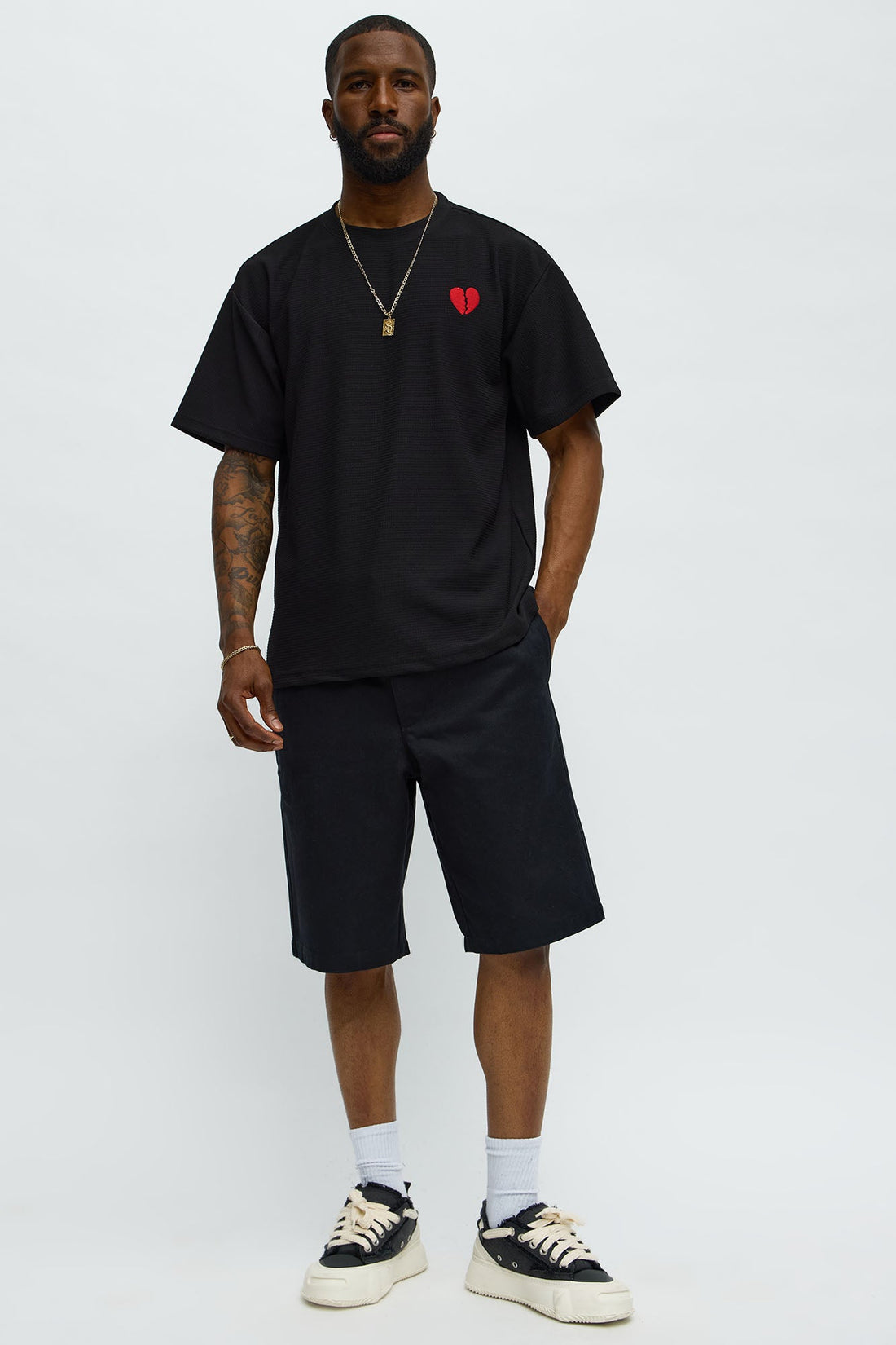 Broken Heart Textured Short Sleeve Tee - Black