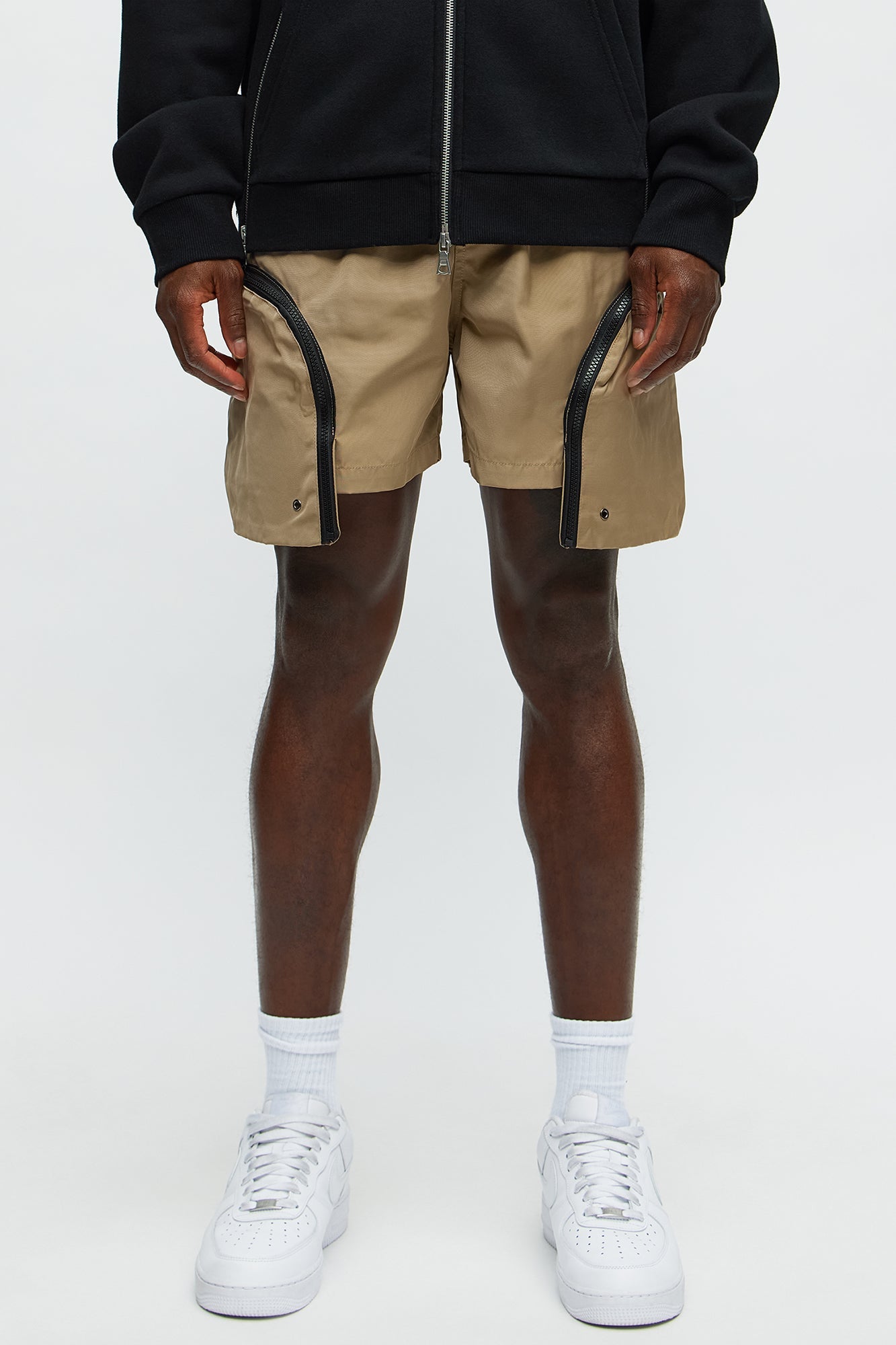 Cargo Pockets Relaxed Drawstring Shorts - Taupe