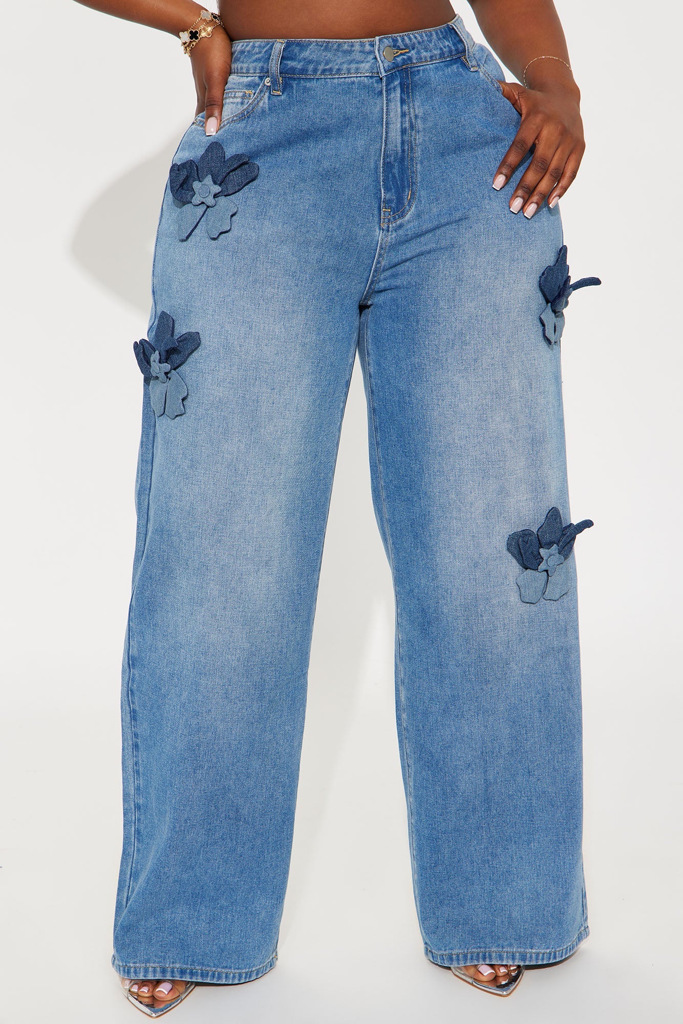 Floria Baggy Flower Applique Jeans - Medium Wash