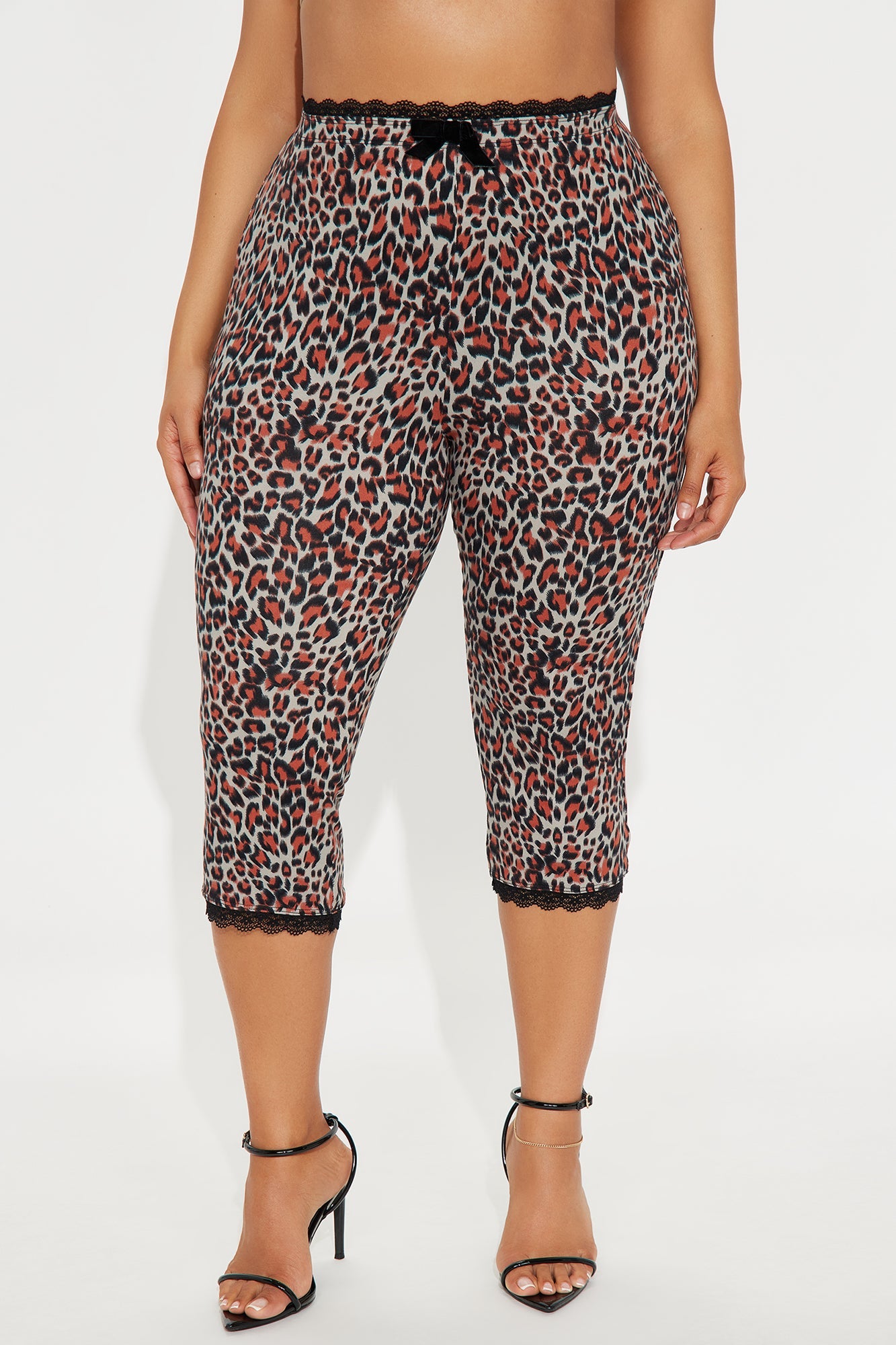 Florentina Lace Trim Capri Legging - Burgundy/combo
