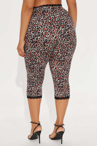 Florentina Lace Trim Capri Legging - Burgundy/combo