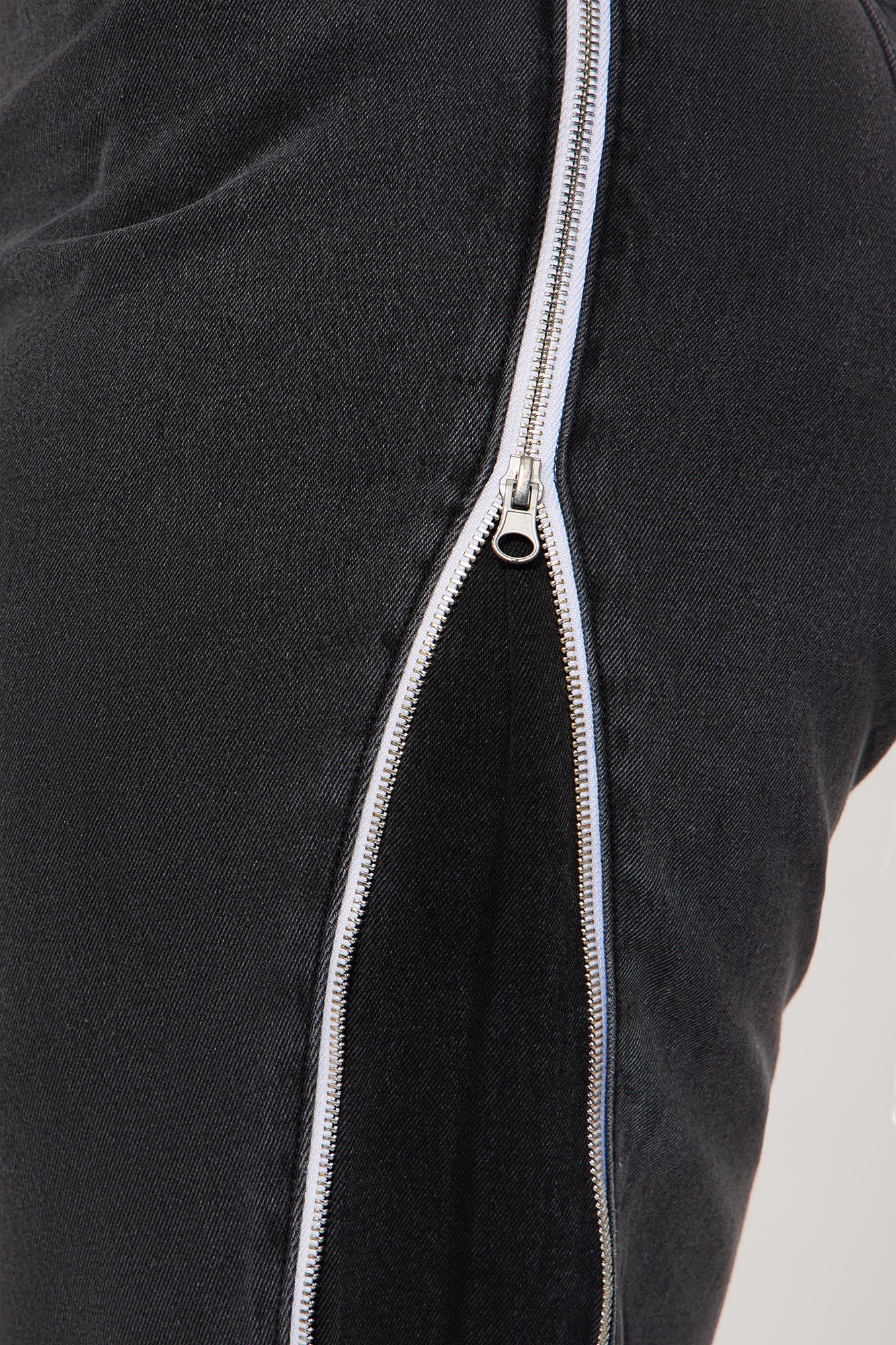 Zip It Up Straight Leg Jeans - Black