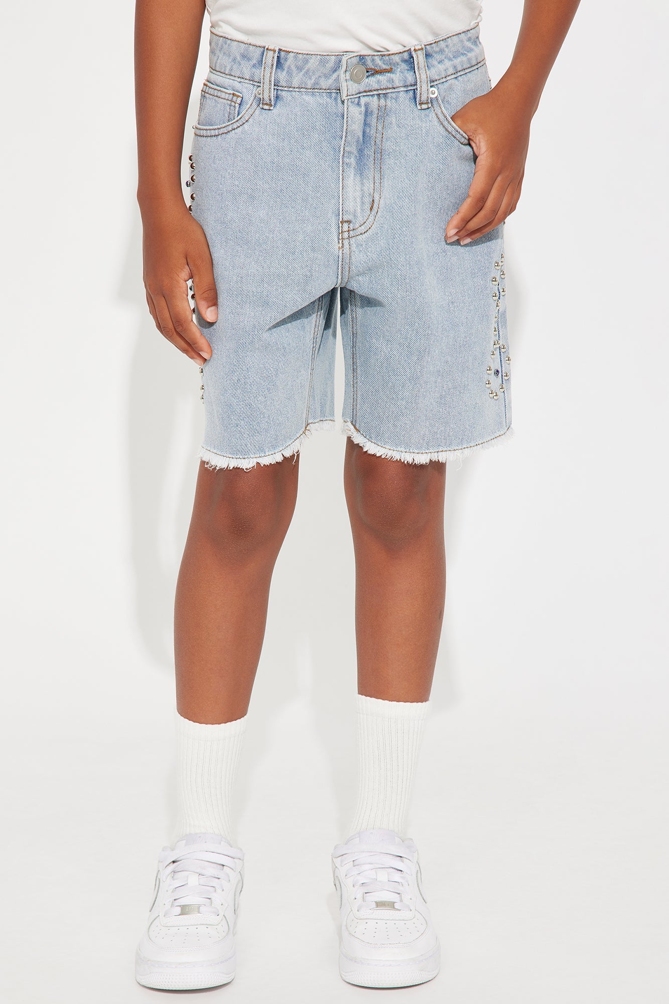 Mini Relaxed Come In Clutch Studded Denim Shorts - Light Blue Wash