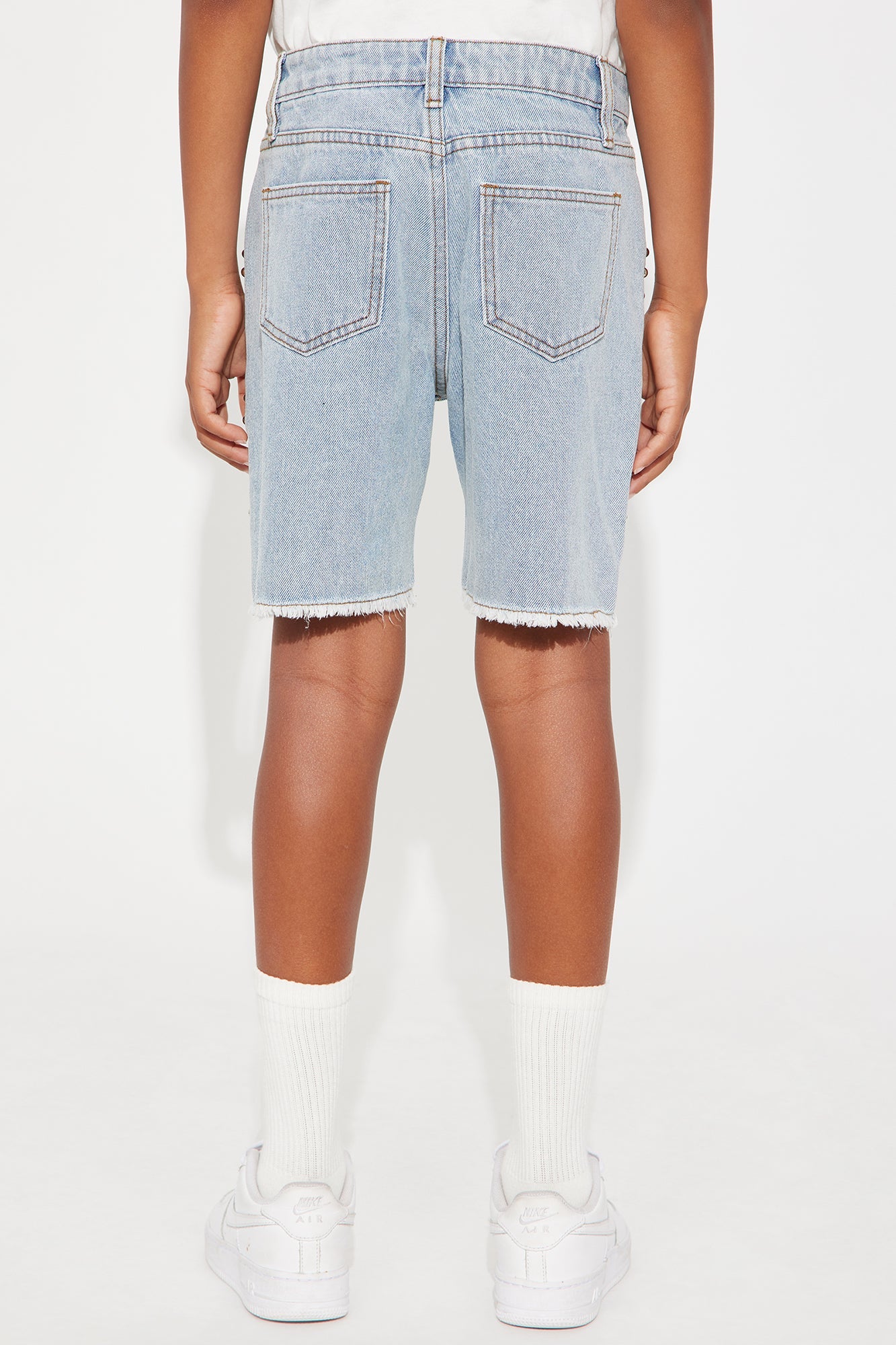 Mini Relaxed Come In Clutch Studded Denim Shorts - Light Blue Wash