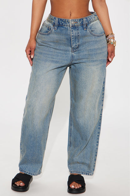 Classic Barrel Leg Jeans - Medium Wash