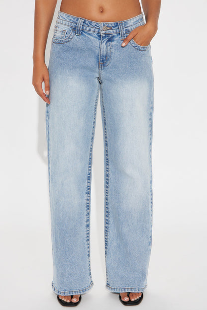 Line It Up Straight Leg Jeans - Light Wash