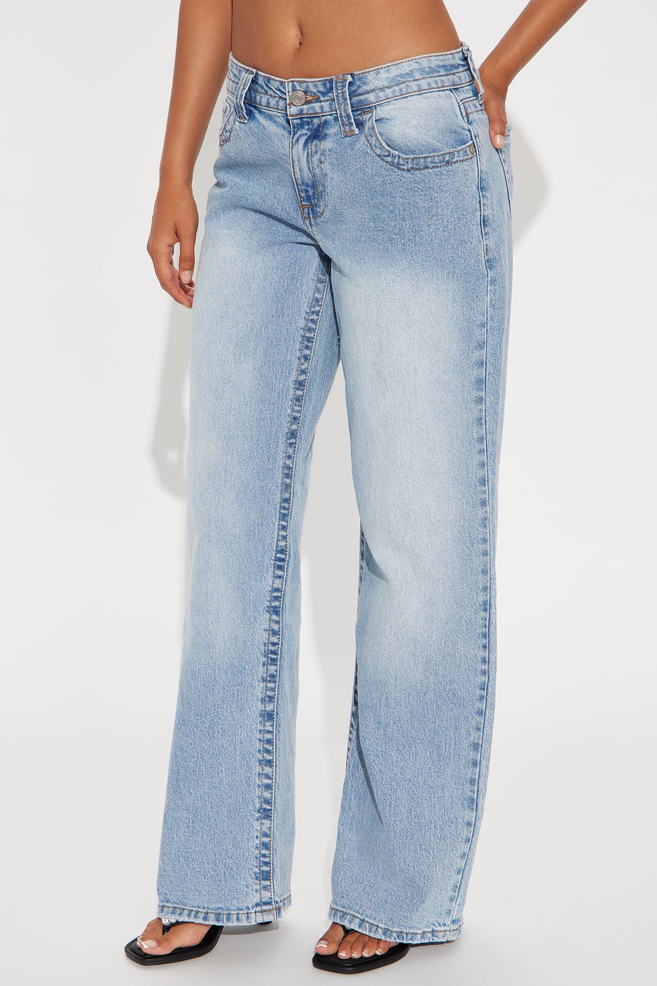 Line It Up Straight Leg Jeans - Light Wash