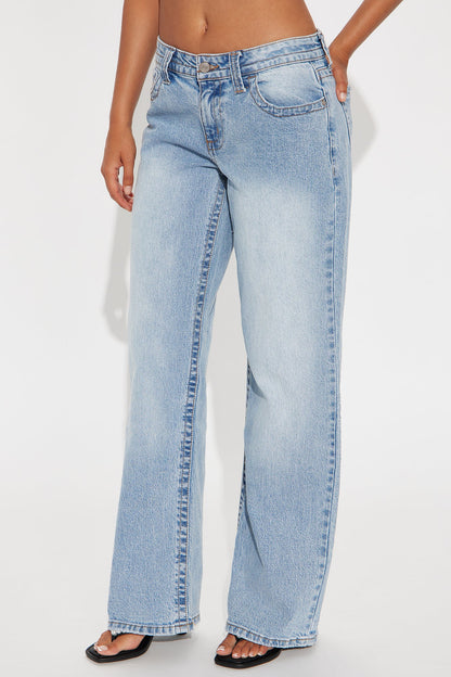 Line It Up Straight Leg Jeans - Light Wash