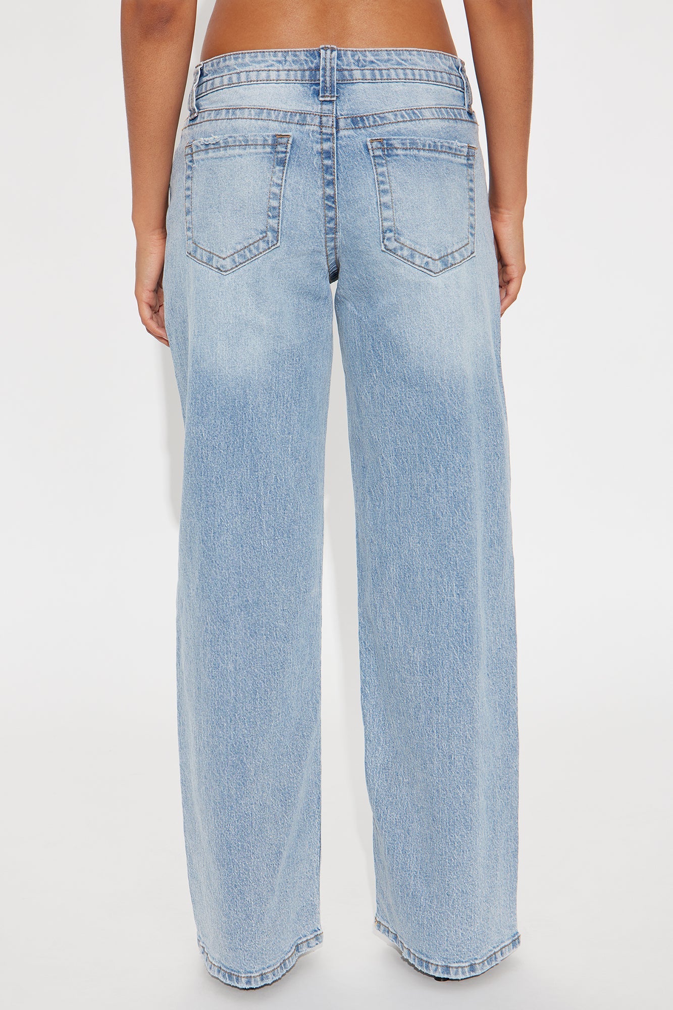 Line It Up Straight Leg Jeans - Light Wash