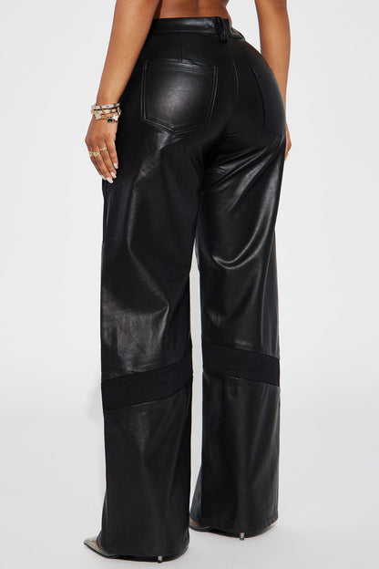 Moto Chic Faux Leather Pant - Black