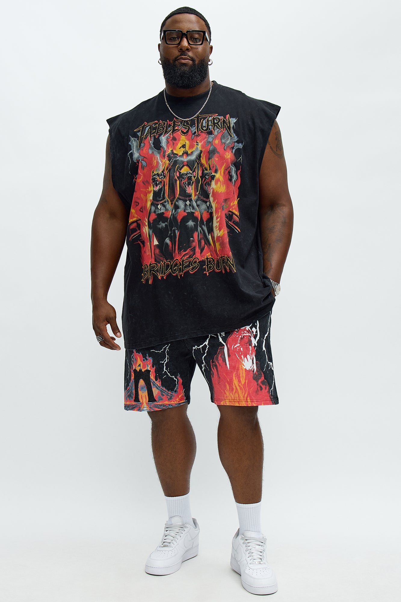 Bridges Burn Sweatshorts - Black