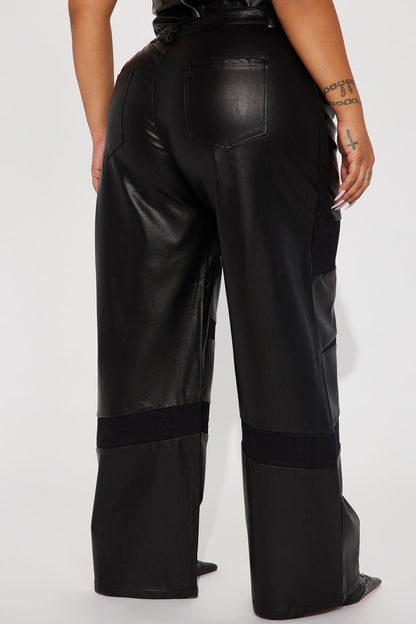 Moto Chic Faux Leather Pant - Black