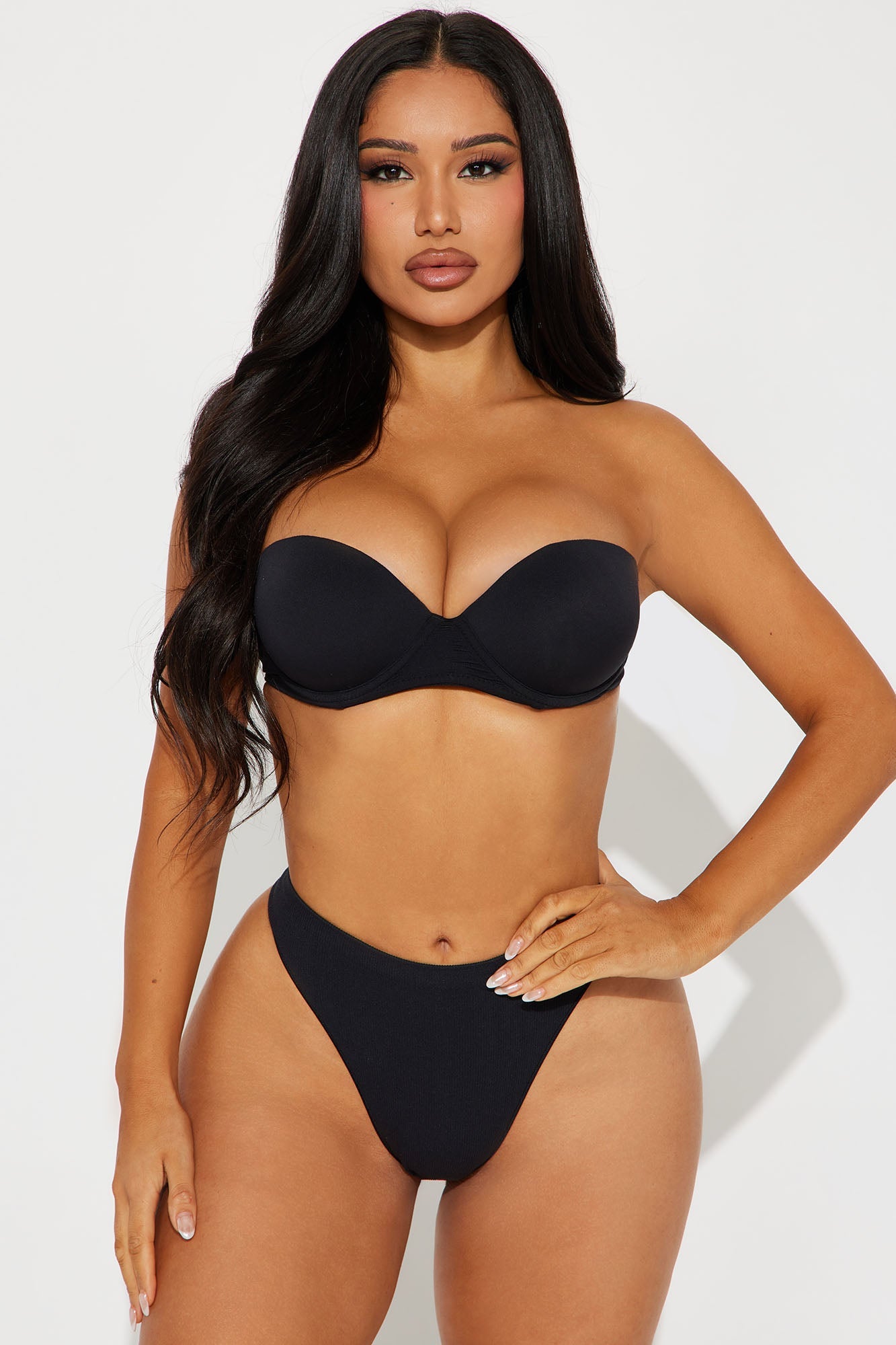 Curvy And Fine Seamless Cheeky Thong Panty - Black