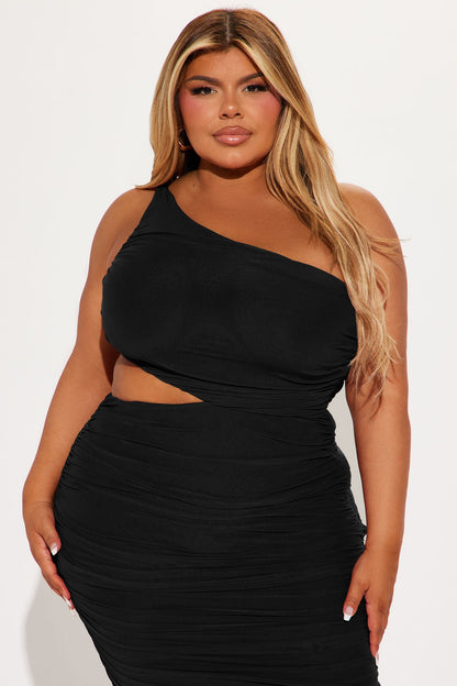 Dinner In Venice Ruched Midi Dress - Black