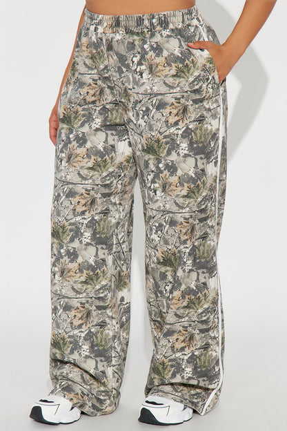 Not In Sight Camo Wide Leg Pant - Camouflage