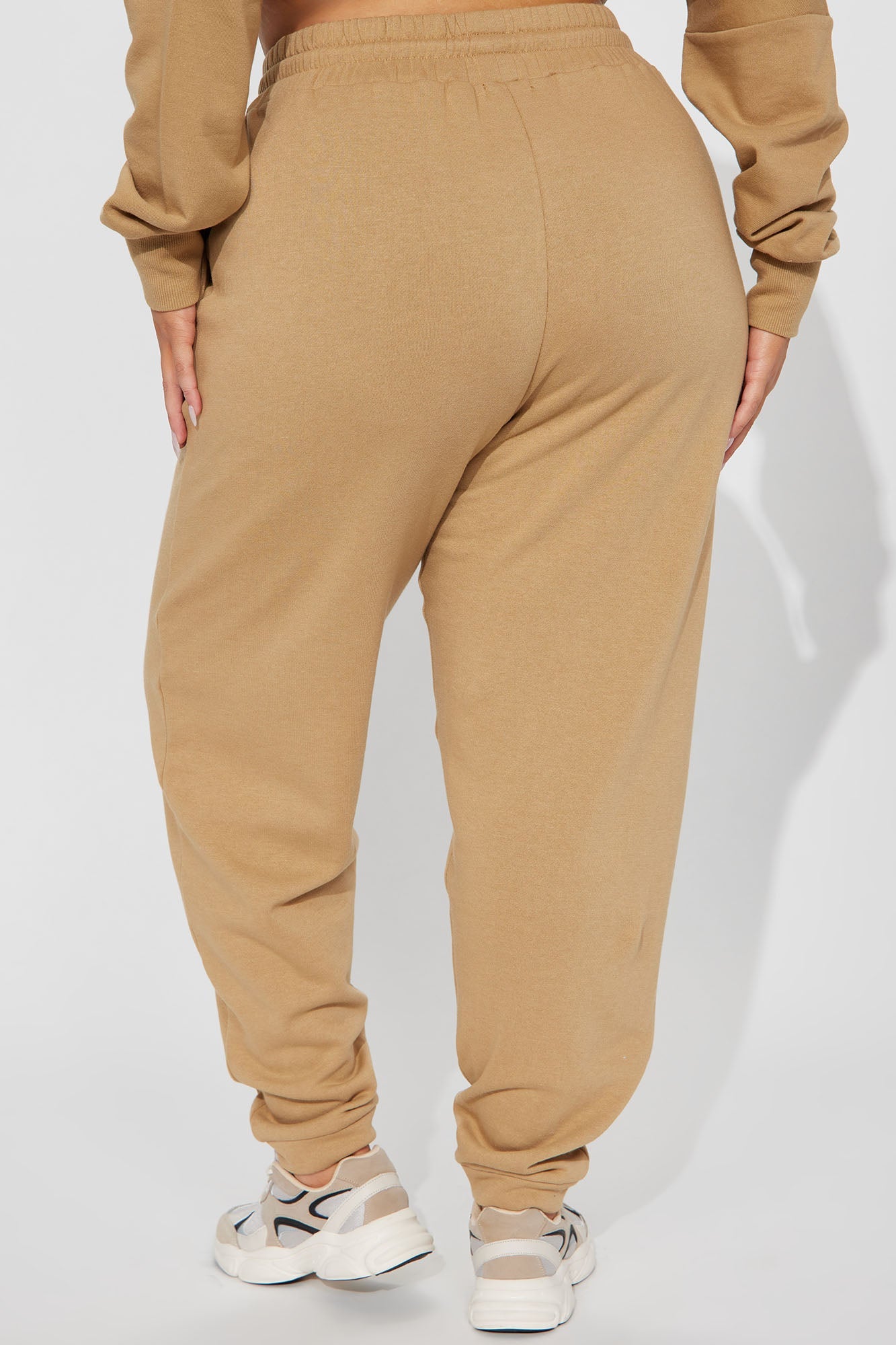Unbothered Fleece Jogger - Tan