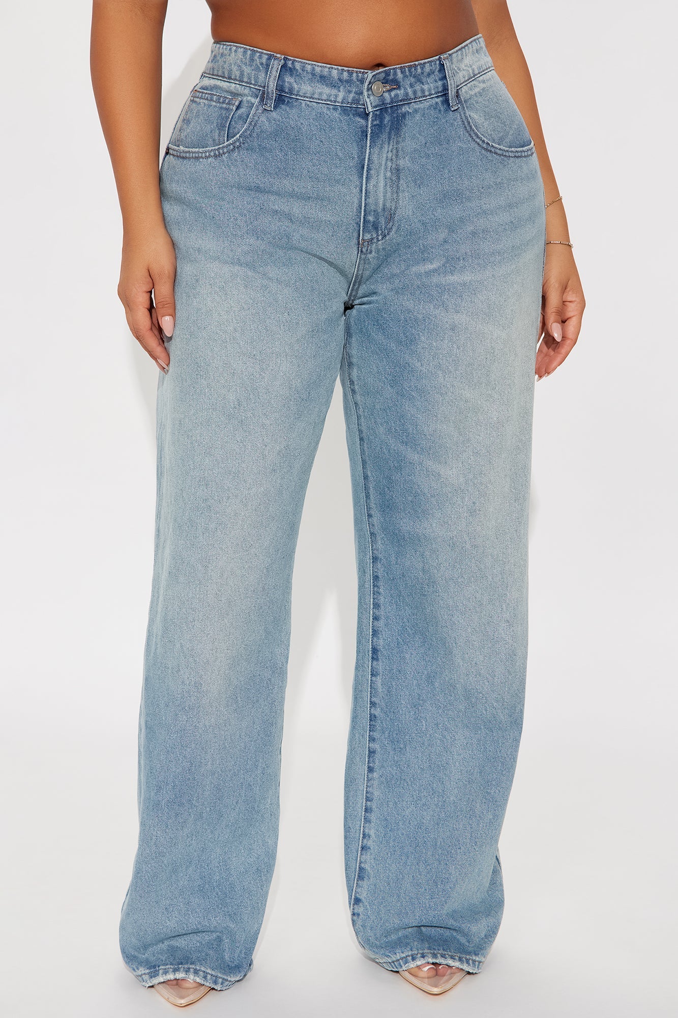 Minimal Muse Straight Leg Jeans - Light Wash