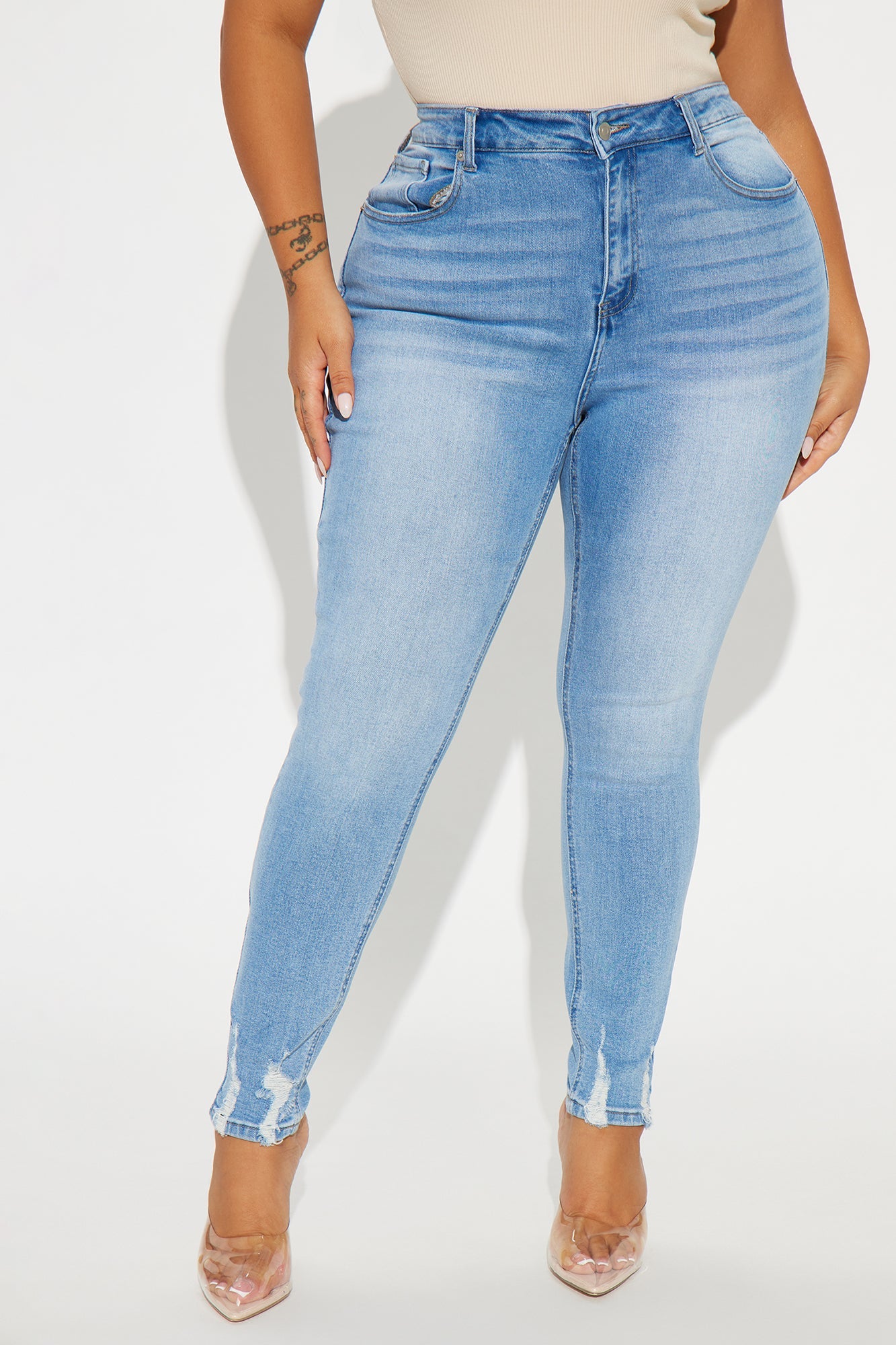Hearing You Out Stretch Skinny Jeans - Medium Wash