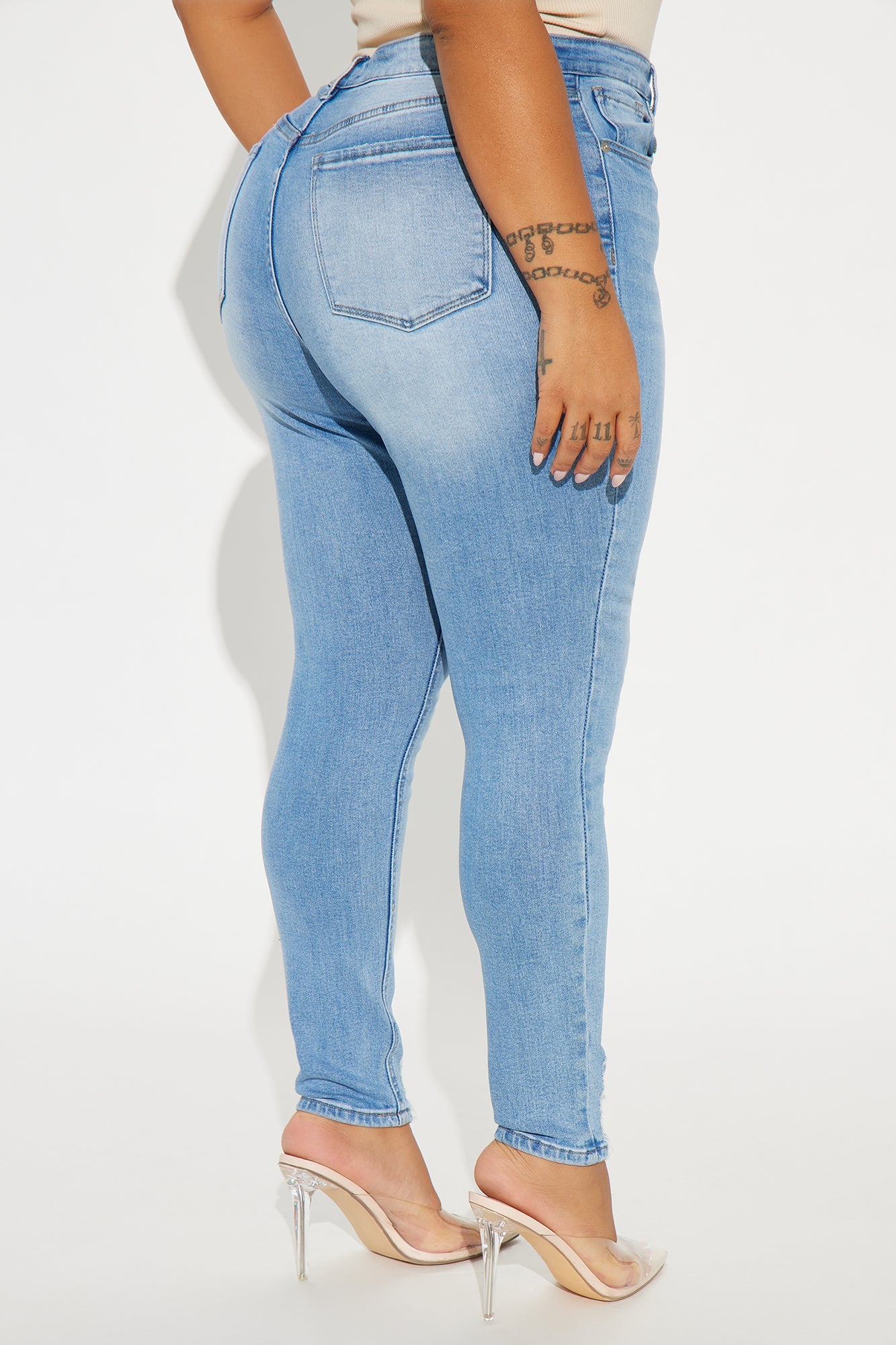 Hearing You Out Stretch Skinny Jeans - Medium Wash