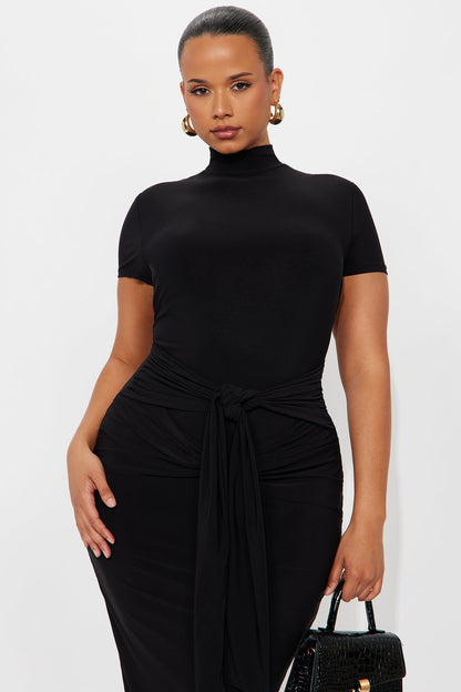 Playful Kiss Midi Dress - Black