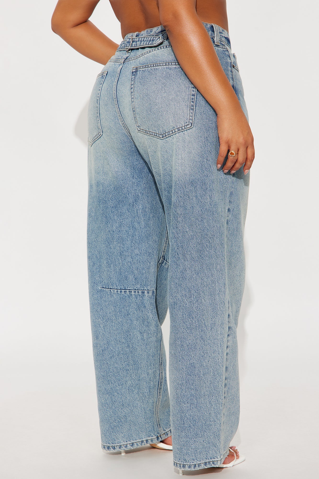 Dakota Straight Leg Jeans - Medium Wash