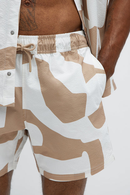 Seersucker Abstract Geo Printed Swim Trunk 6″ - Tan/Multi