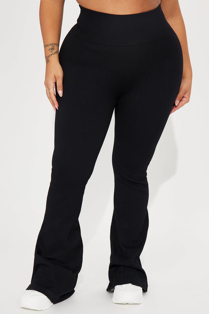 Beach Body Effortless Seamless Active Yoga Pant - Black