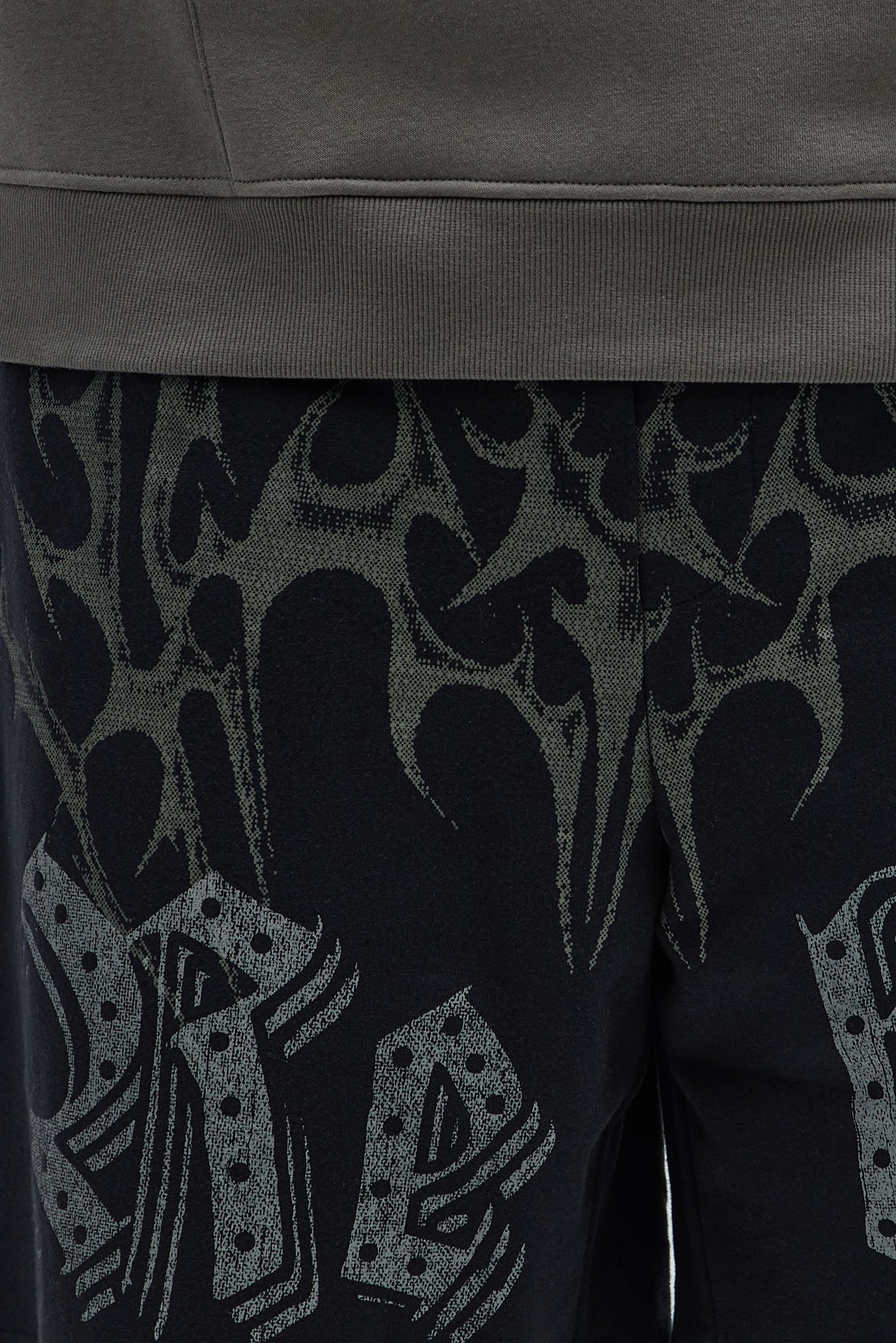 Rebel Truth Baggy Sweatshort - Black/combo