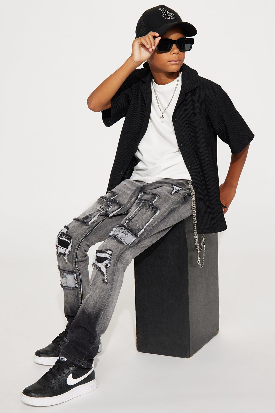 Mini Skinny Patch In The Works Distressed Jeans - Black Wash