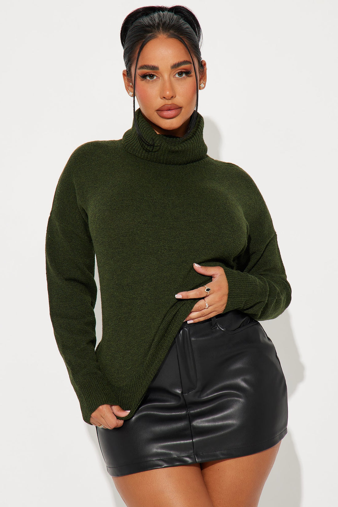 Snow Day Turtleneck Sweater - Olive
