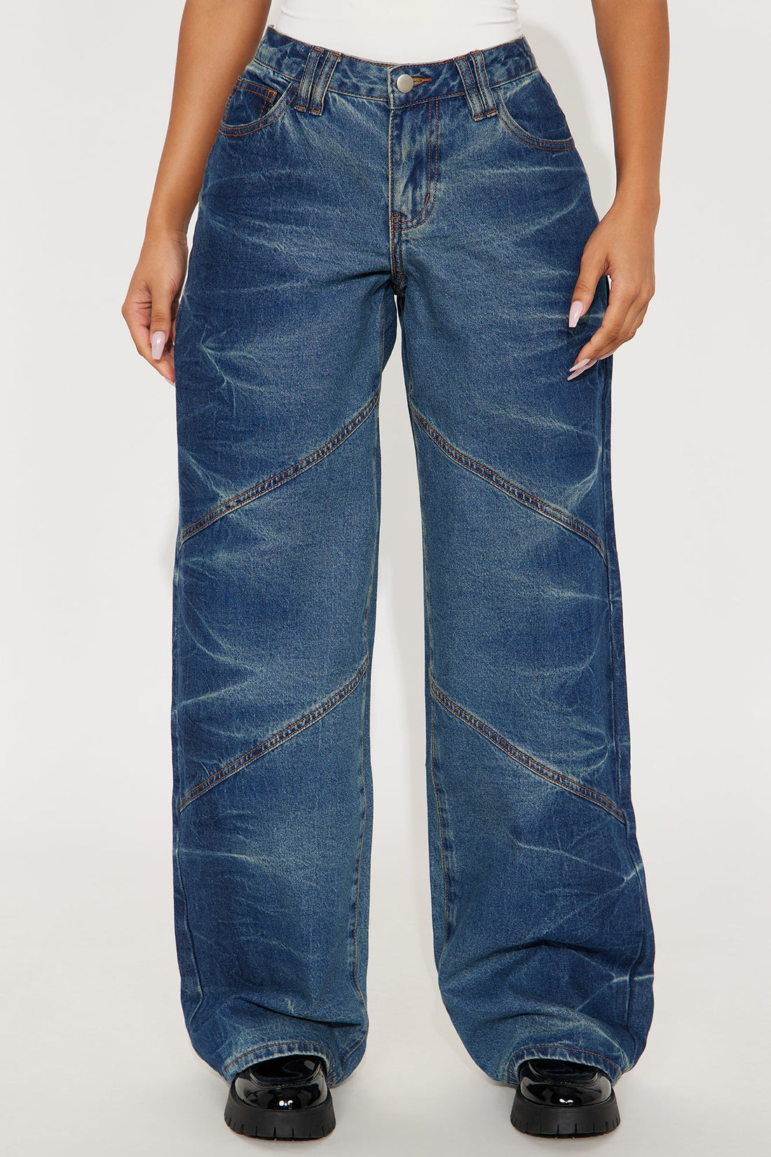 Ocean Eyes Seaming Straight Leg Jeans - Medium Wash