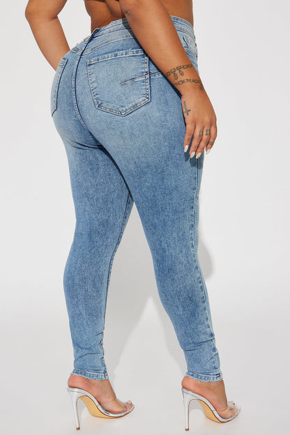 Contour Beauty Sculpting Stretch Skinny Jeans - Light Wash