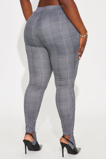 Clearly Focused On You Houndstooth Footed Legging - Black/White