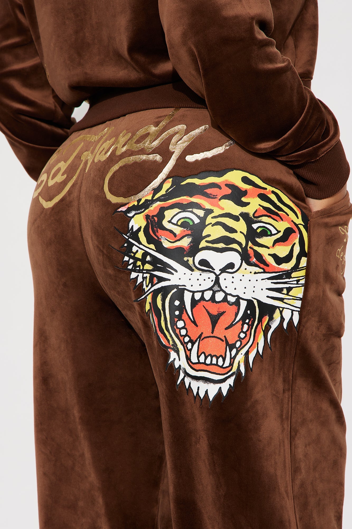 Ed Hardy Tiger Retro Velour Pant Set - Chocolate