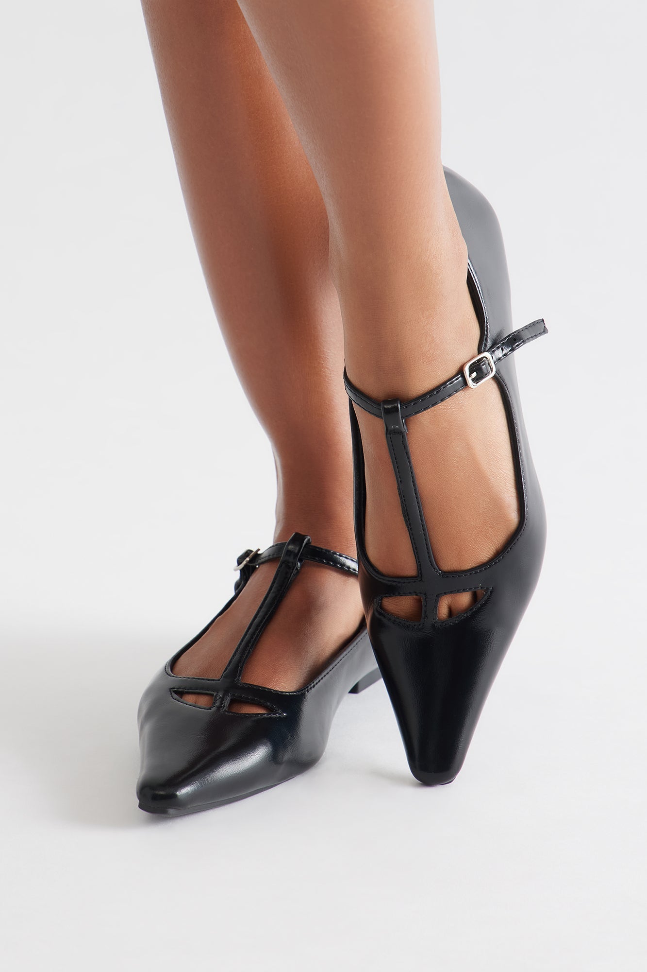 Venette Pointed Toe Flats - Black