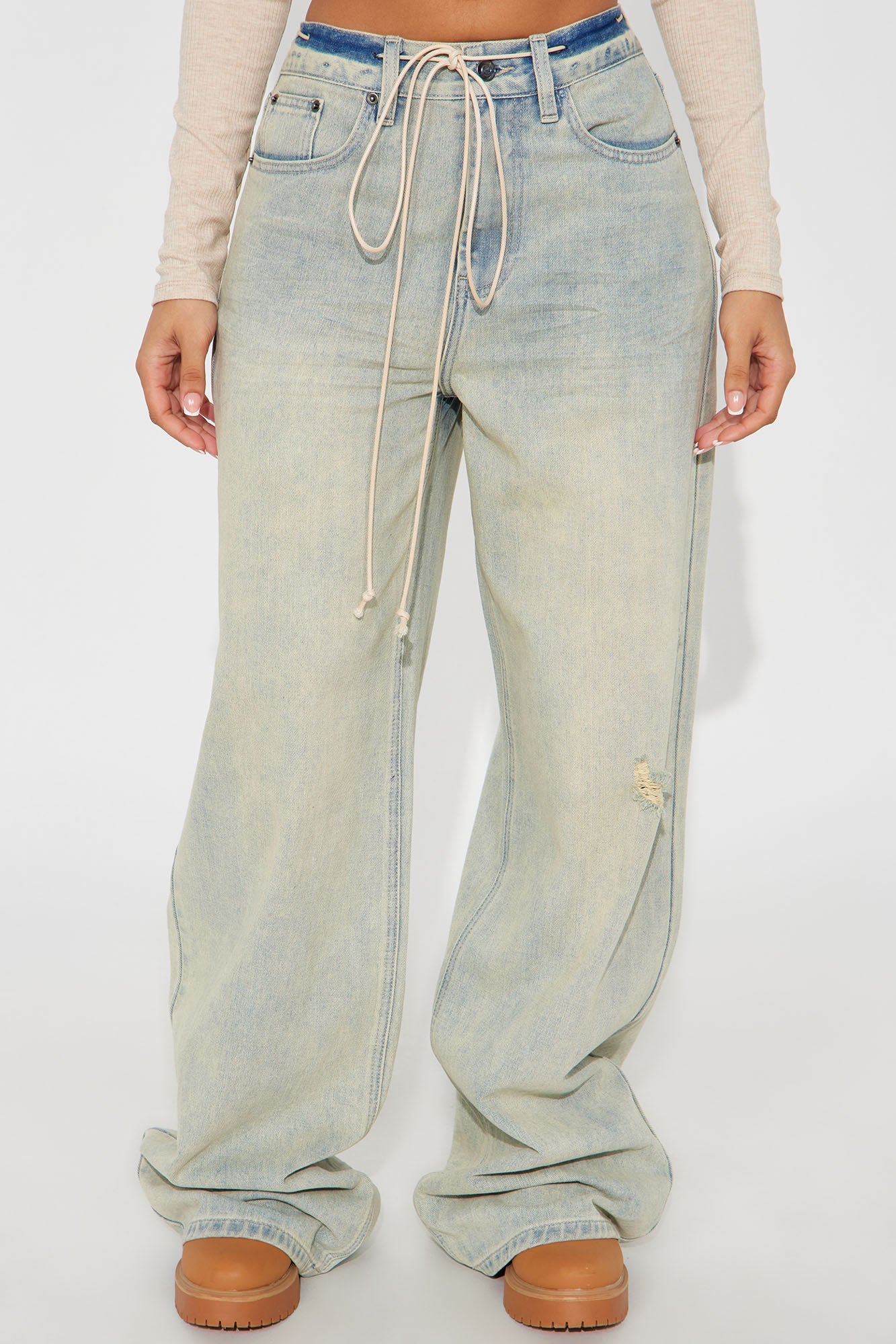 Get Into It Wide Leg Jeans - Light Wash