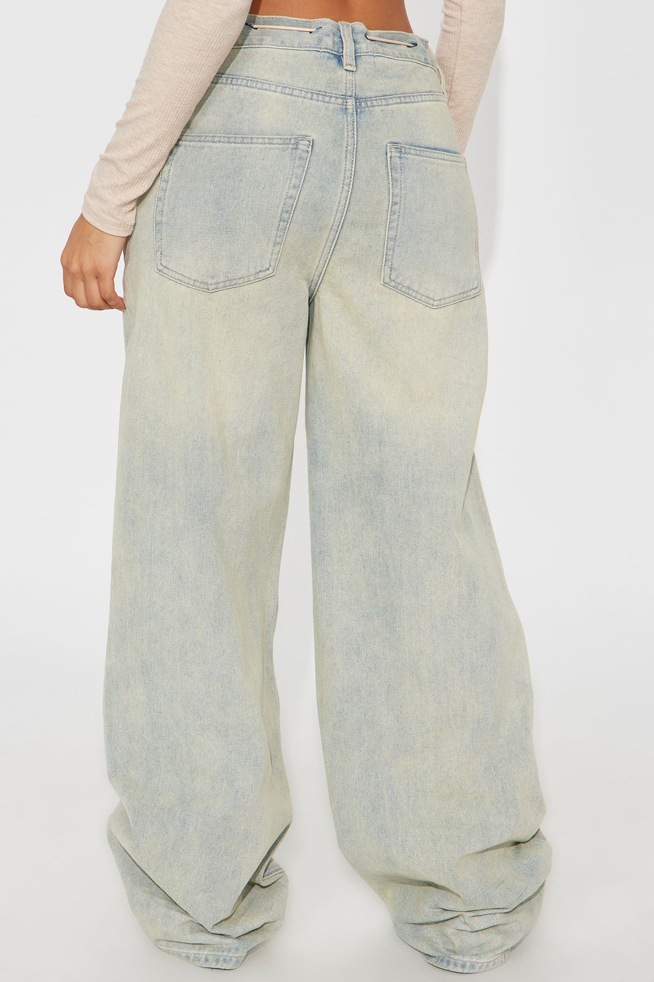 Get Into It Wide Leg Jeans - Light Wash