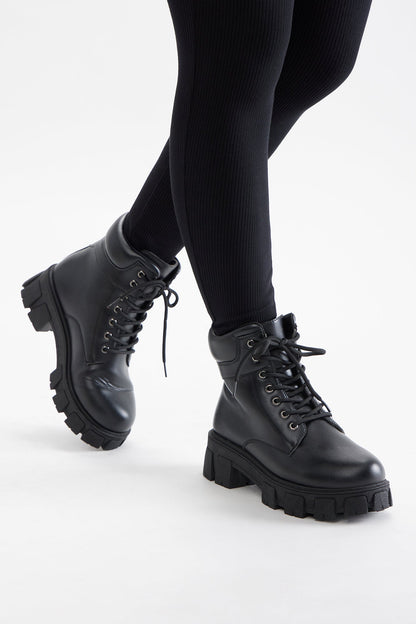 Saylor Combat Boots - Black