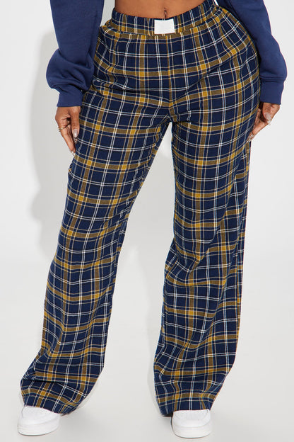 Feeling Casual Plaid Boxer Pant - Navy/combo