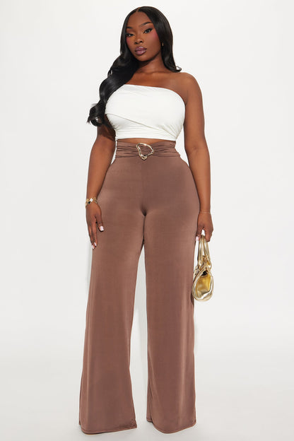 Spoiled Diva Low Rise Wide Leg Ruched Pant 33 - Chocolate