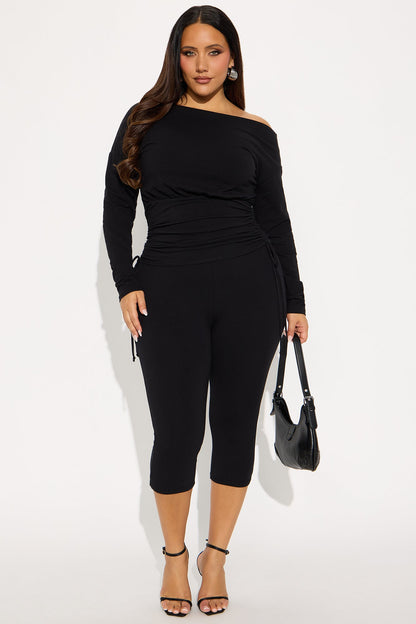 Huda Ruched Off Shoulder Capri Set - Black