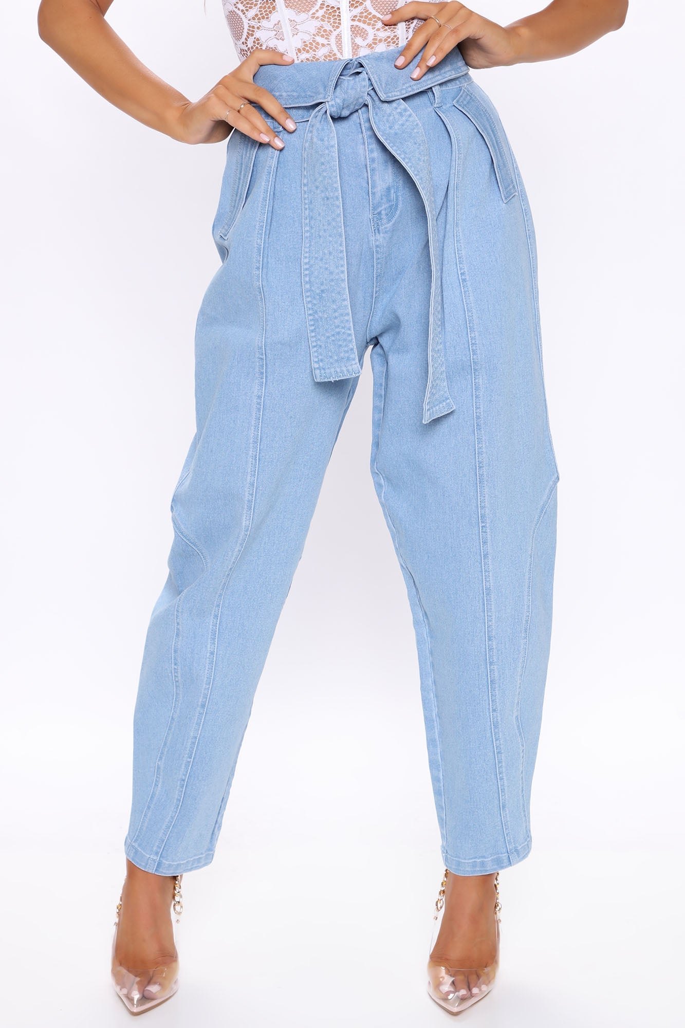 Love The Feeling Balloon Mom Jeans - Light Blue Wash