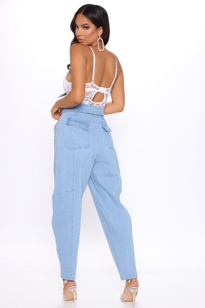 Love The Feeling Balloon Mom Jeans - Light Blue Wash
