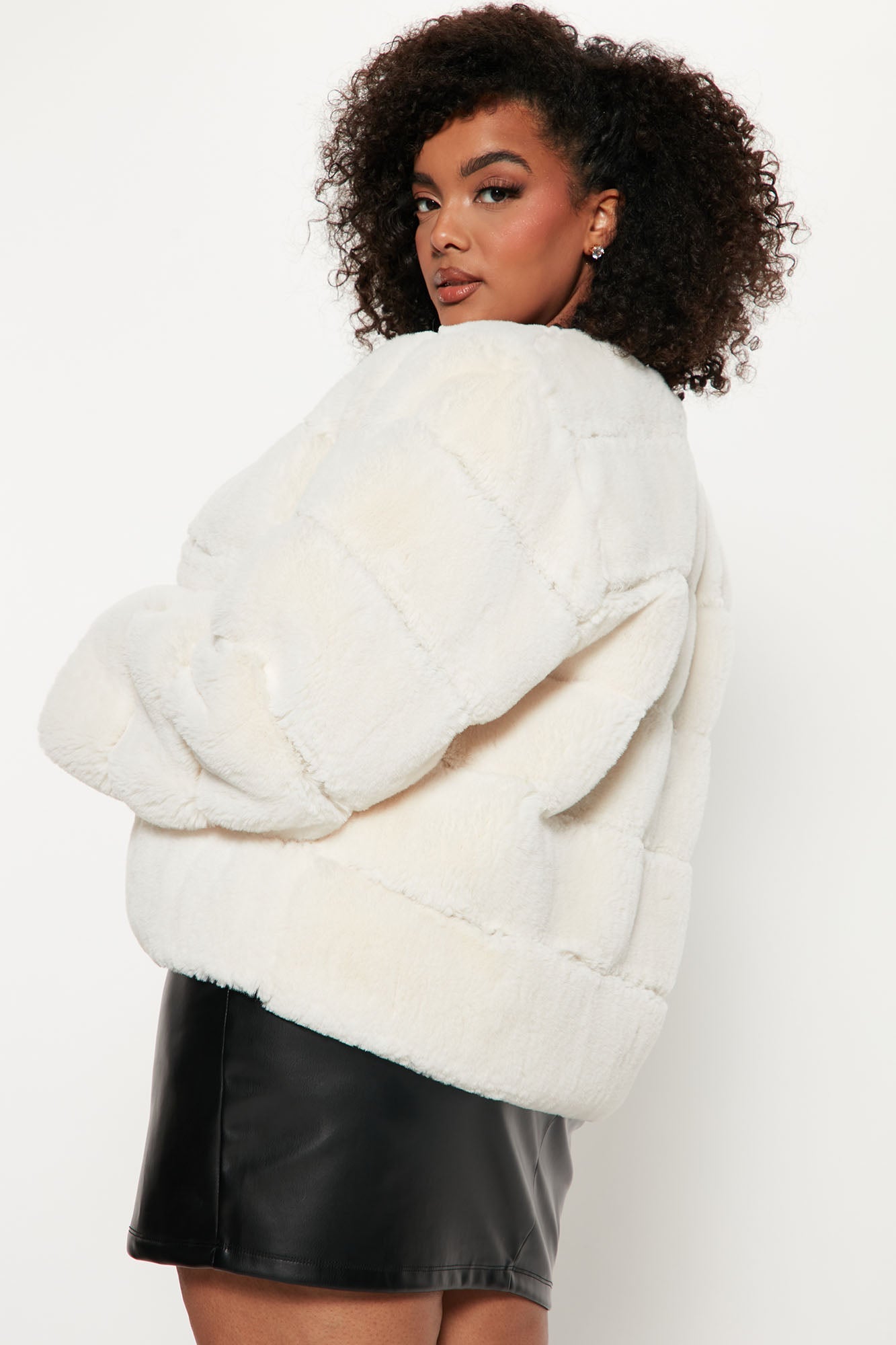 She Got Ready Faux Fur Coat - Ivory