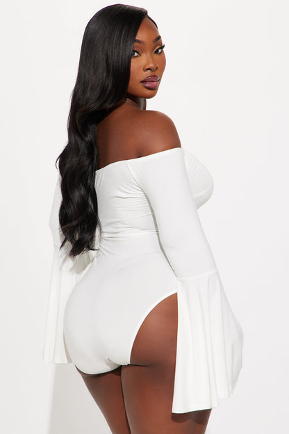 Shani Long Sleeve Off Shoulder Bodysuit - White