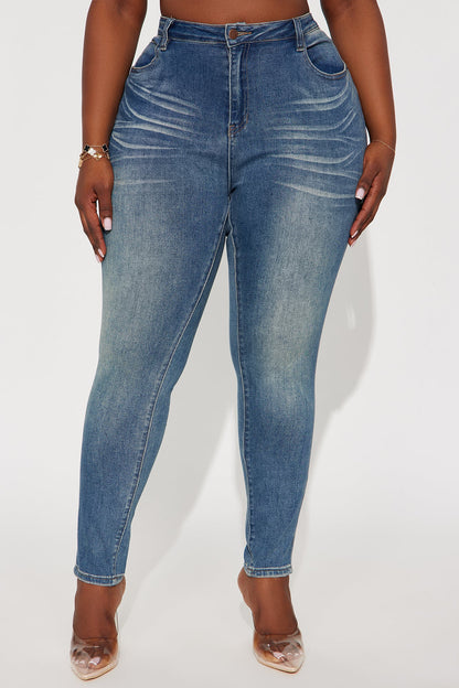 Favorite Feeling Skinny Jeans - Vintage Wash
