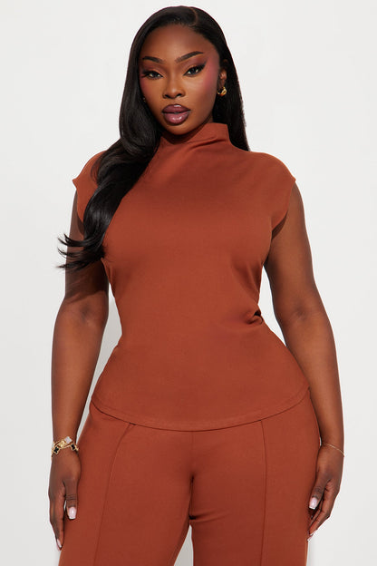 Power Stance Sleeveless Pant Set - Cognac