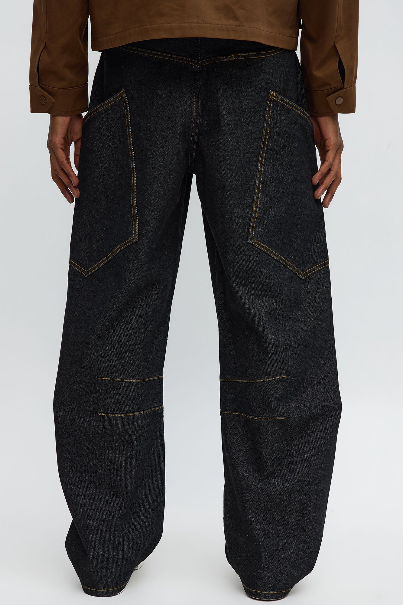 Barrel Panel Pocket Jean - Dark Wash
