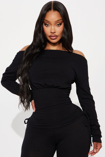 Huda Ruched Off Shoulder Capri Set - Black