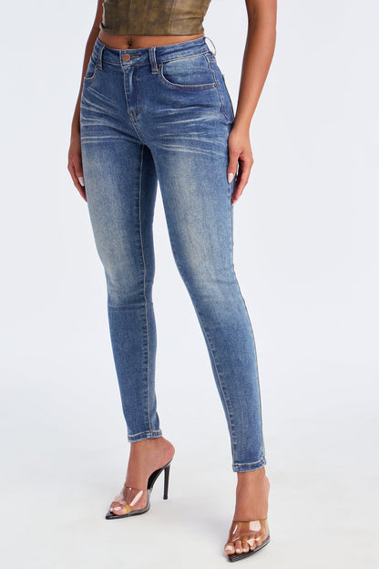 Favorite Feeling Skinny Jeans - Vintage Wash